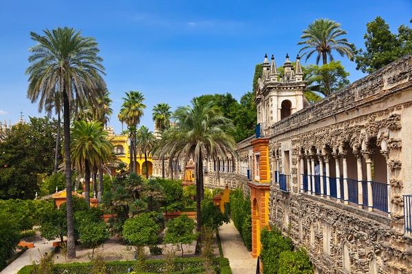 Alcázar, Cathedral and Giralda in Three and a Half Hours