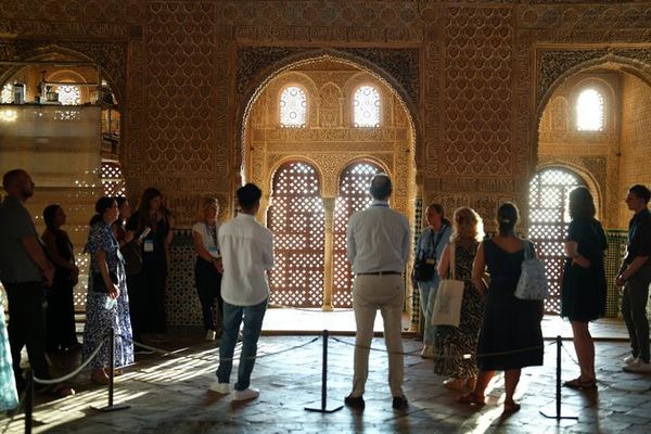Alhambra Two Ways: Full Visit with Ticket, or Two Hours Outside the Walls