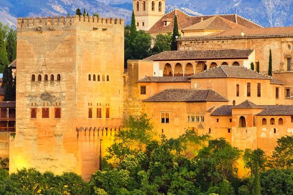 Alhambra Guided Without the Nasrid Palaces: Generalife, Alcazaba, Charles V
