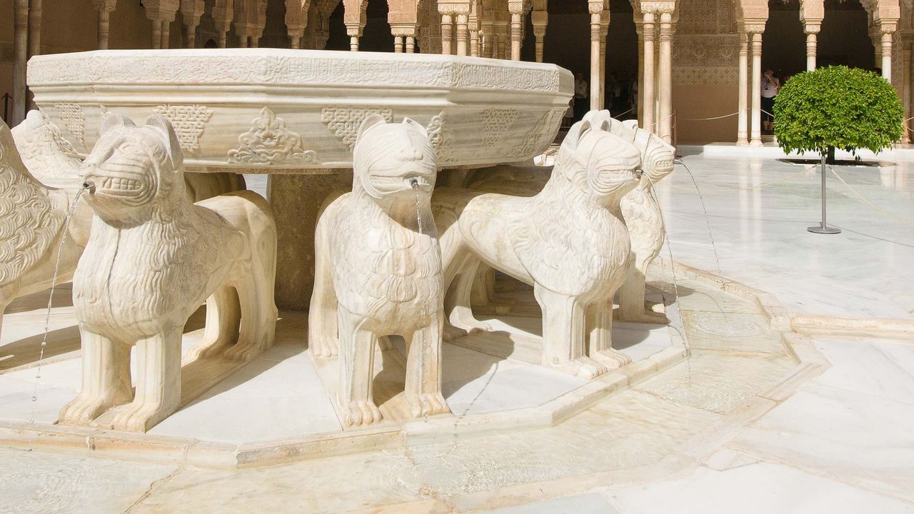 Alhambra Guided Tour: the Abencerraje Fountain and the Honeymoon of Charles V
