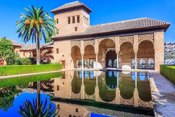 Alhambra in Two Hours with Last-Minute Tickets and Radio Headsets