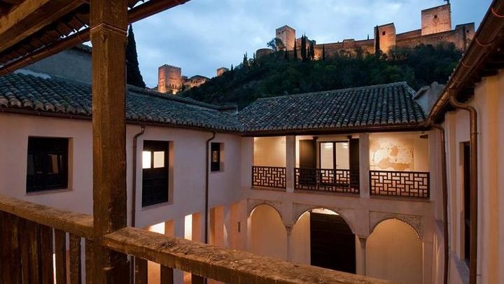Alhambra Plus the Albaicín: El Bañuelo, Dar al-Horra, Horno de Oro
