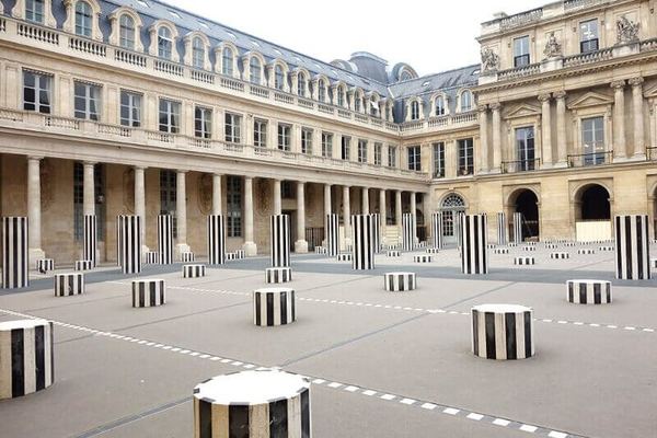 Palais Royal to Opéra Garnier on Foot: Place Vendôme and the Perfume Museum