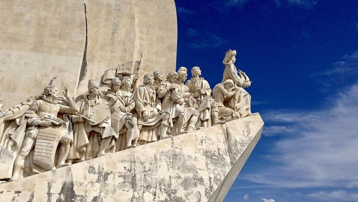 Belém in Three Hours, Eight People, the Cloisters Inside and No Queue for the Pastéis