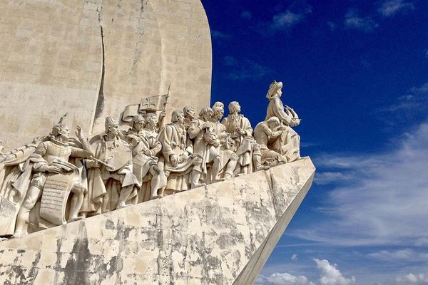 Belém in Three Hours, Eight People, the Cloisters Inside and No Queue for the Pastéis