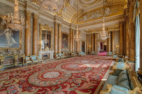 Buckingham Palace State Rooms and Windsor Castle in One Day