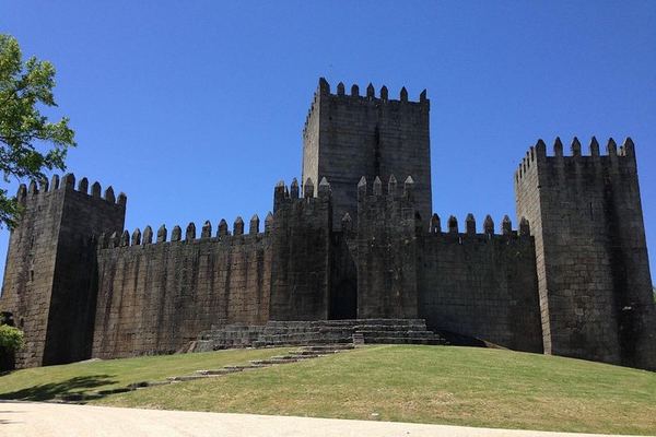 Eight-Seater to Braga and Guimarães, Every Room of the Ducal Palace