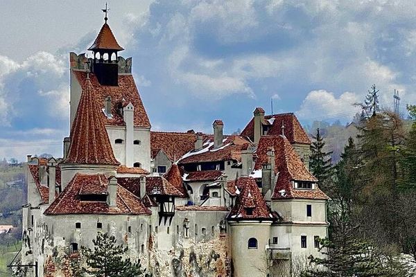 Peleș Plus Peleșor, and Râșnov Only From the Outside for Now