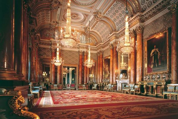 Buckingham State Rooms with the Sèvres Porcelain and a Royal Walk