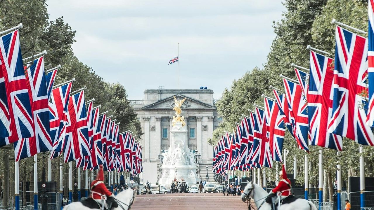 Buckingham Palace Interior and the Park That Was a Royal Zoo