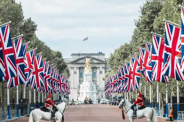 Buckingham Palace Interior and the Park That Was a Royal Zoo