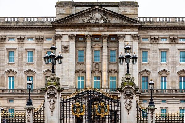 Changing of the Guard and Buckingham with its 16-Hectare Gardens
