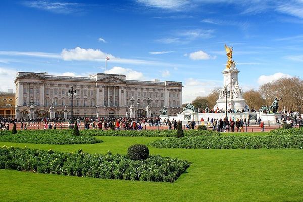 Changing of the Guard from Green Park to Parliament Square