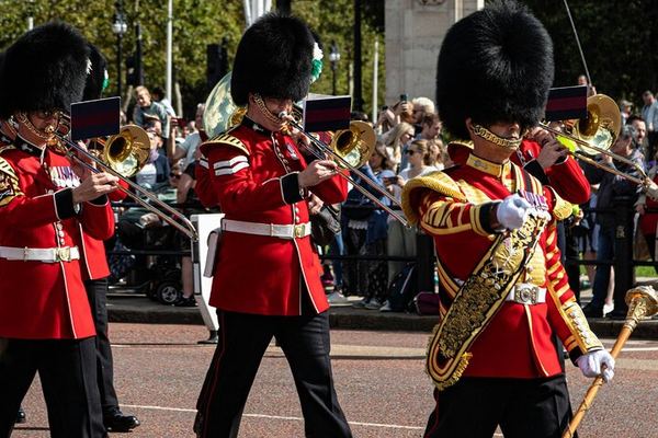 Changing of the Guard on Foot, from Victoria to Horse Guards