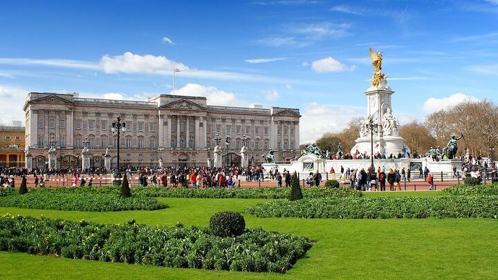 Changing of the Guard from Green Park to Parliament Square