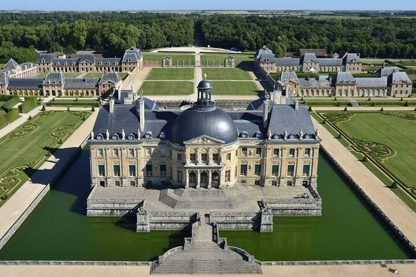 Fontainebleau and Vaux-le-Vicomte in Nine Private Hours, Hotel Pickup