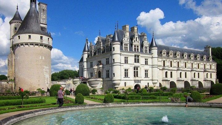 Chenonceau and Chambord with a Free Midday in Amboise, the Old Capital