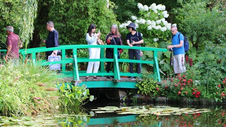 Giverny and Versailles, with Lunch in a Mill Modelled on the Hameau
