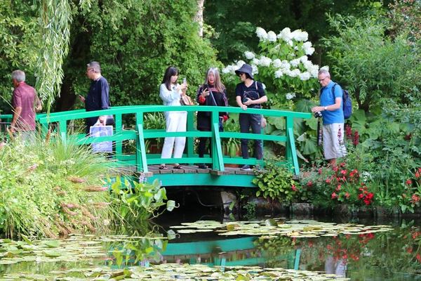 Giverny and Versailles, with Lunch in a Mill Modelled on the Hameau