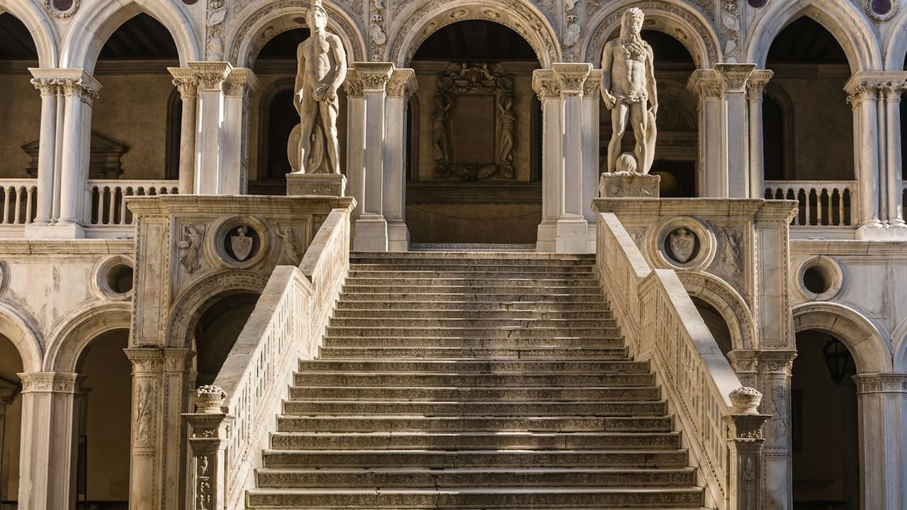 The Doge's Palace Guided, Hidden Passages and the Bridge Up Close