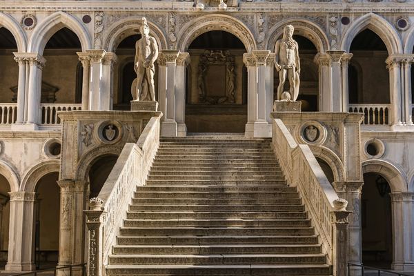 The Doge's Palace Guided, Hidden Passages and the Bridge Up Close
