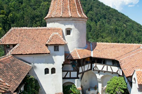 One Hundred and Twenty-Six of Romania's Castles Are in Transylvania