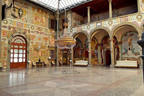 The Crypt Nobody Knew About Until 2004, and Michelangelo's Hiding Place