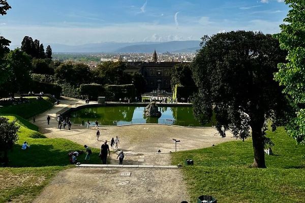 The Guide Does the Palace, the Eleven Acres of Boboli Are Yours Alone