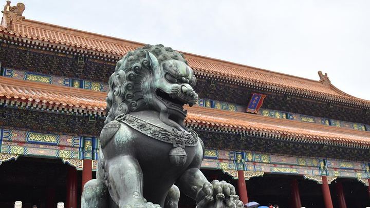 Nine Beasts on the Roof, 9,999½ Rooms, and Lions That Cannot Hear