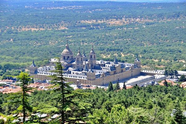 El Escorial Museums and the World's Largest Reliquary, Plus the Valley