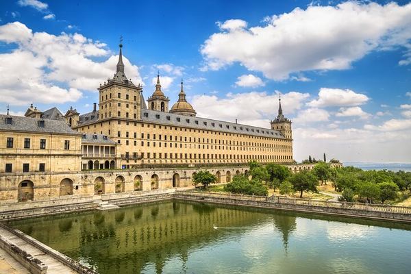 El Escorial and Segovia with a Host-Driver, Tickets Optional