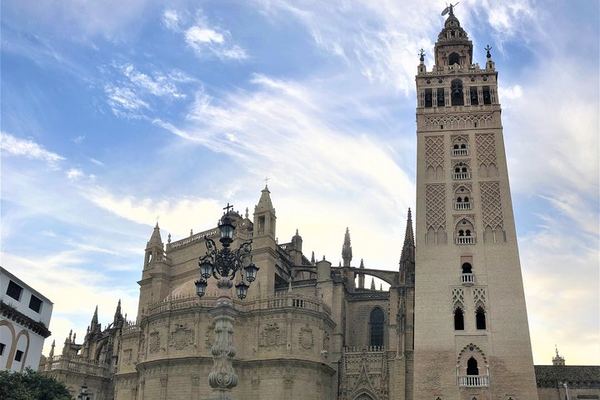 Private Alcázar and Cathedral with Both Tickets in the Price