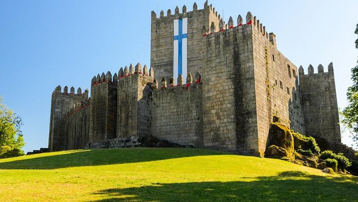 Half Day in the 2012 Capital of Culture, with the Pilgrim Square to Compostela