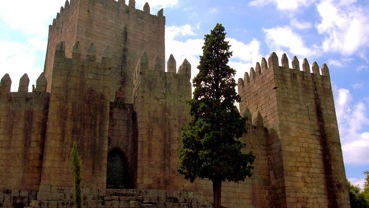 The Rome of Portugal and the Cradle of It, Five Monuments in a Day