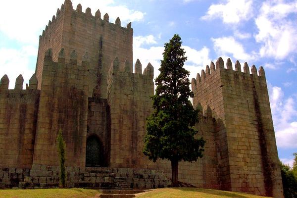 The Rome of Portugal and the Cradle of It, Five Monuments in a Day