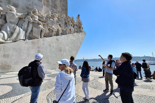 Belém with the Jerónimos Ticket Included, as Far as Fernando Pessoa's Tomb