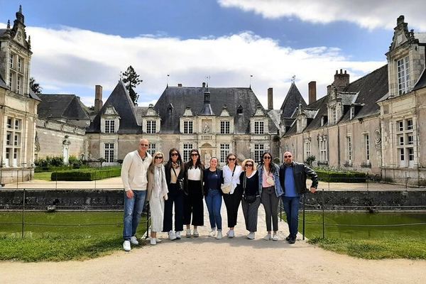 Chambord and Chenonceau at Christmas: Guided Day from Tours or Amboise