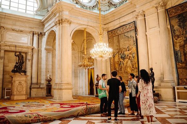 Prado First, Palace Last: Optional Early Access an Hour Before Opening