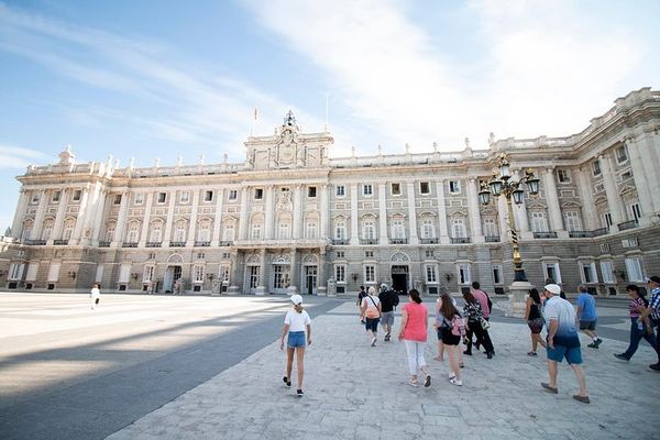 Royal Palace of Madrid and an Iberian Tasting on Calle Mayor
