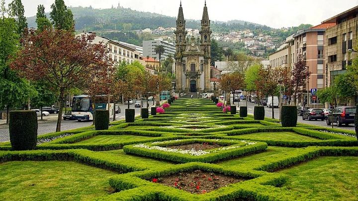 Private Bracara Augusta and Guimarães, with the Granite of Penha