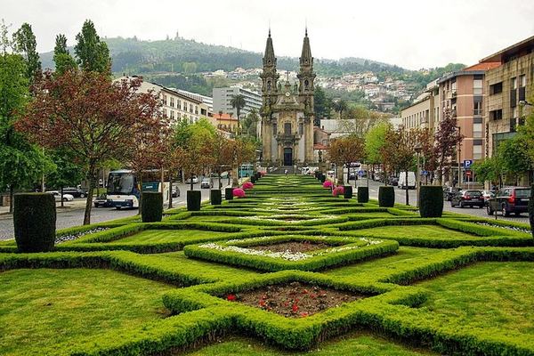 Private Bracara Augusta and Guimarães, with the Granite of Penha