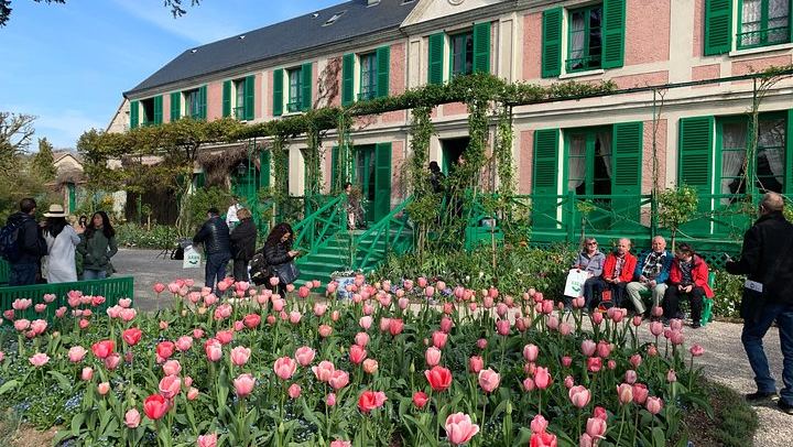 Private Versailles and Giverny, with Monet's Flowering Calendar