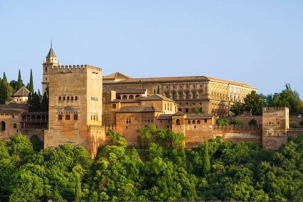 Alhambra Small Group Confirmed in 48 Hours or Fully Refunded