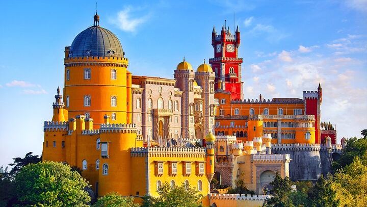 Sintra as Mons Lunae, Pena and the Inverted Tower, with Hotel Pickup in Lisbon