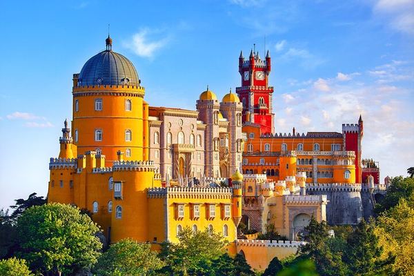 Sintra as Mons Lunae, Pena and the Inverted Tower, with Hotel Pickup in Lisbon