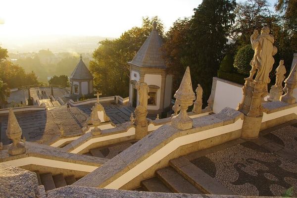 Guimarães and Braga with Five Pickup Points Across Porto and Lunch In