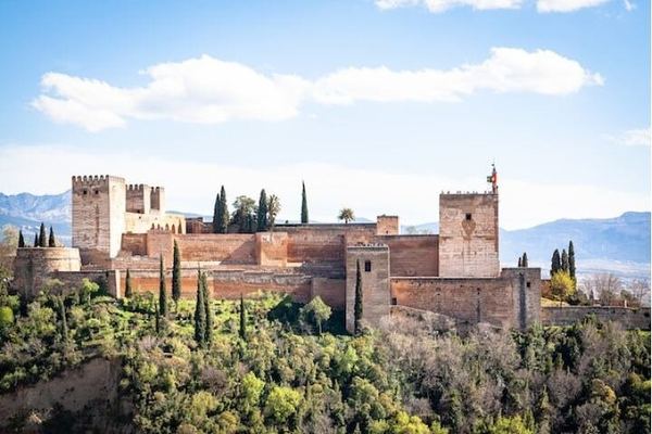 Alhambra Beyond the Palaces: Adarves Garden, Partal Pool and the Medina