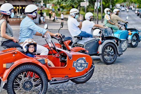 Paris and Versailles in Seven Hours by Vintage Sidecar, Two Passengers