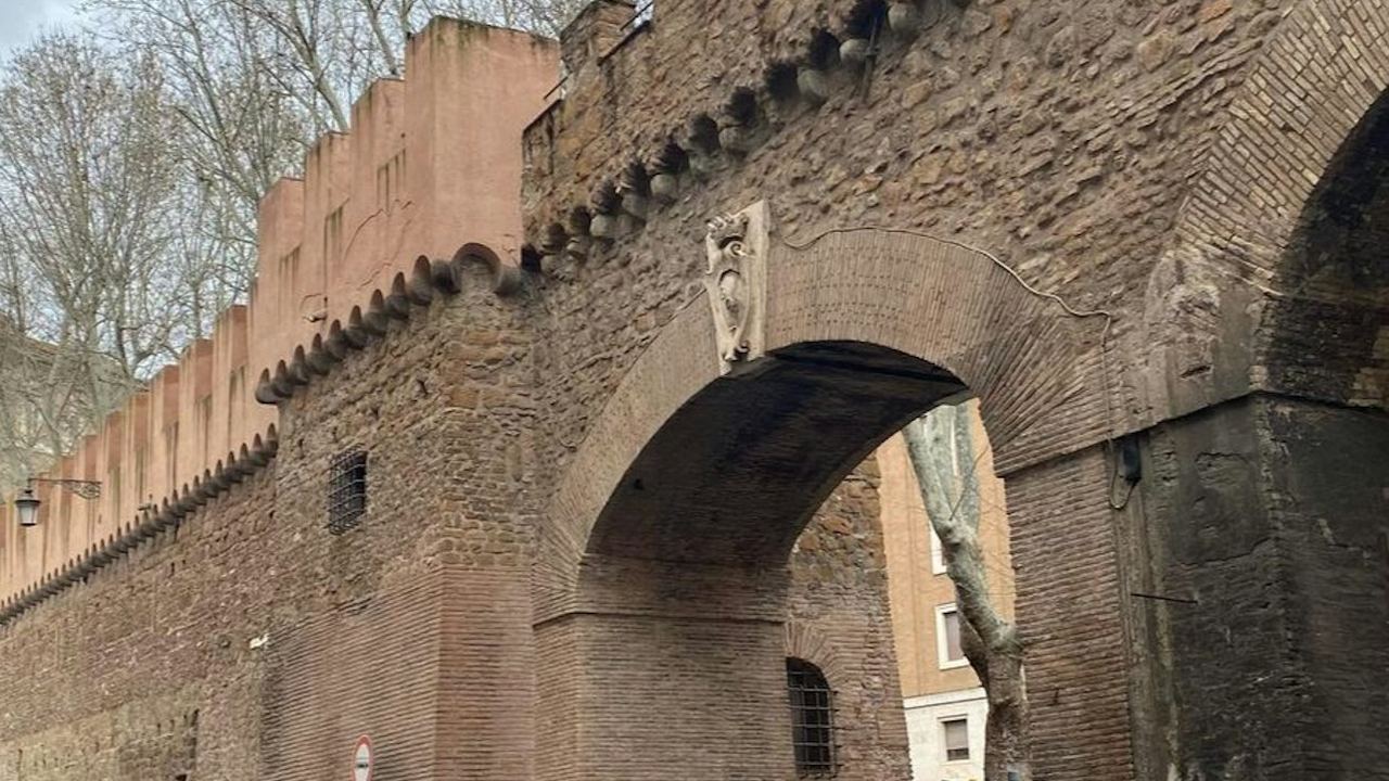 Walking the Popes' Escape Passage with a Guide, Away from the Crowds