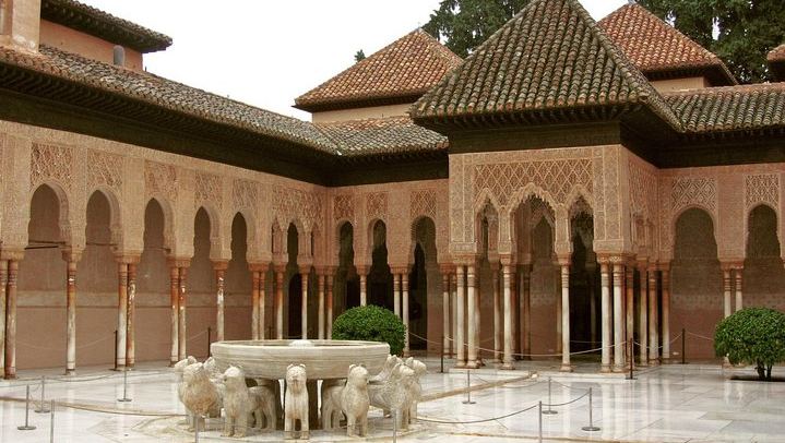 Alhambra with an Official Guide: the Partal and the Architect's Garden